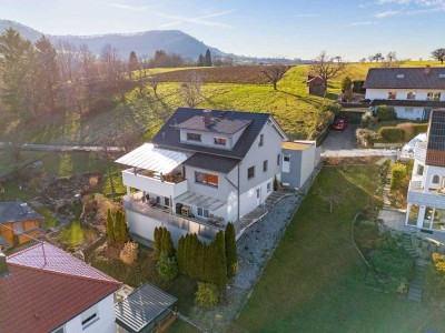 Atemberaubender Weitblick bis zur Burg Hohenneuffen! Wunderschöne Wohnung auf zwei Stockwerken