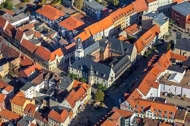 zentrumsnahe, geräumige 4 Raum Wohnung in Aschersleben