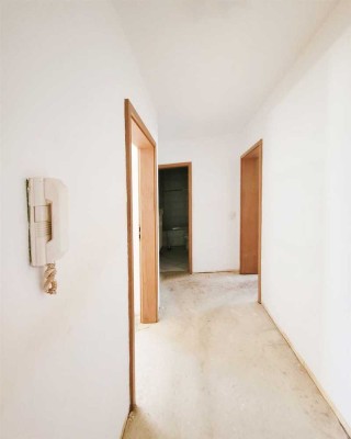 Zentral wohnen mit Balkon & Tiefgarage – 2-Zimmer-Wohnung mit Gestaltungsspielraum!