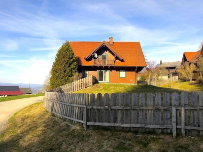 Schönes Blockhaus (153m²) mit großem Garten&amp;Traum-Aussichtslage in Ligist