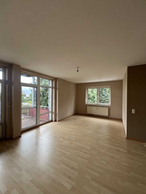 Lichtdurchflutete 2-Zimmerwohnung mit Balkon und Einbauküche im Herzen von Winterlingen
