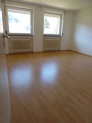 Attraktive 2-Zimmer-Erdgeschosswohnung mit Terrasse und Einbauküche in Bad Wildbad
