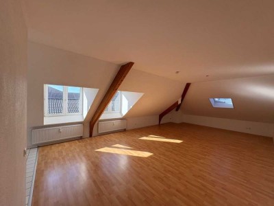 ***Gemütliche DG 1 Zimmer Wohnung in Düren zu vermieten***
