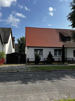 Doppelhaushälfte mit großem Grundstück in Retzow