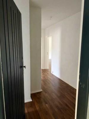 Helle 2-Zimmer-Wohnung im 3. OG mit Balkon in Nürnberg-Veilhof