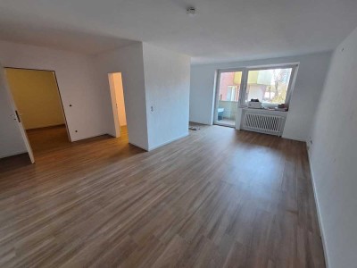 Renovierte 1-Zi-Wg. mit Südbalkon und Einstellplatz am Rande der Osnabrücker Innenstadt