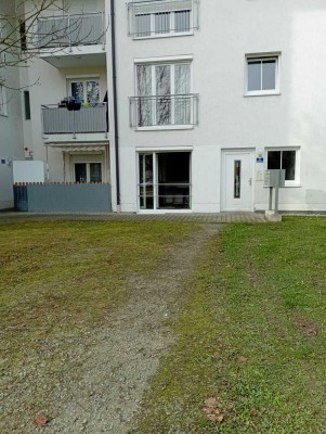 2-Zimmer Erdgeschosswohnung mit Therasse, TG Stellplaz in Straubing Kernstadt Tel. 0172. 2417773