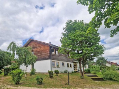 Modernisiertes Mehrfamilienhaus mit vier 3-Zimmer-Wohnungen in Kirchheim am Ries
