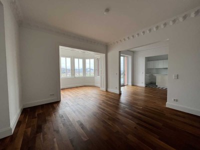 moderne 4-Zimmer-Wohnung mit luxuriöser Innenausstattung mit Einbauküche in Waldshut-Tiengen