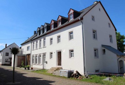 RESERVIERT - Kernsaniertes Mehrfamilienhaus in BERGWEILER