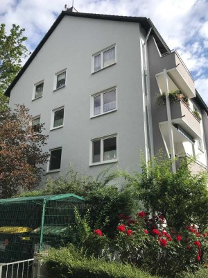 2-Zimmer-Wohnung mit Balkon und Einbauküche in Köln Riehl