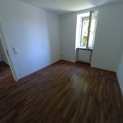 Freundliche und gepflegte 2-Zimmer-Dachgeschosswohnung in Mainz Mombach
