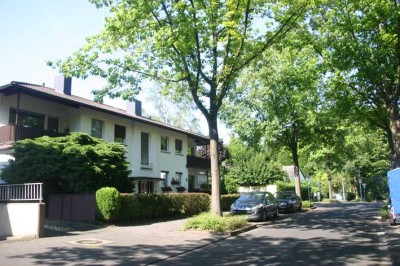Drei-Zimmer-Wohnung mit Terrasse und Gartennutzung in bester Lage von Bad Godesberg - Plittersdorf
