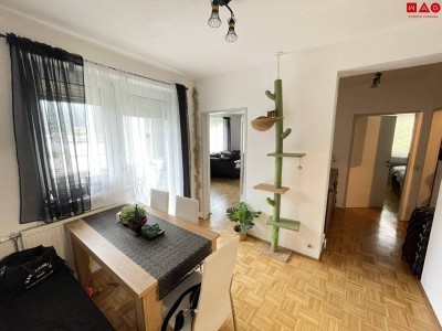 Preishit! Großzügige 2-Zimmer Wohnung mit Balkon und Carport, nahe Burgruine Krems!