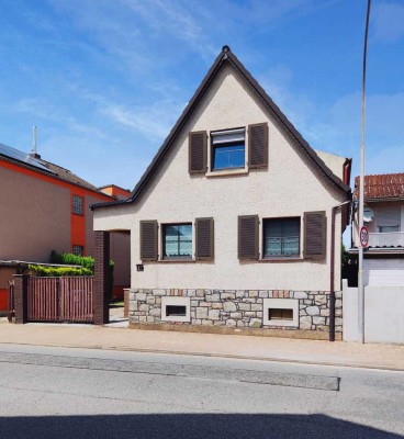 Großzügiges Einfamilienhaus mit weitläufigem Garten in Hähnlein