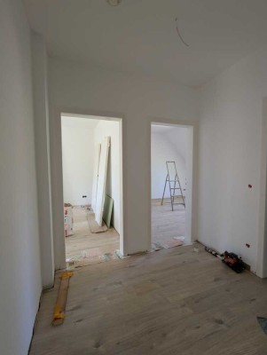 Frisch renoviert mit neuem Bad 2,5-Zimmer-Wohnung in RE-Süd