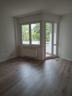 1 Zimmer Apt mit Balkon und EBK am S Bahnhof Halensee