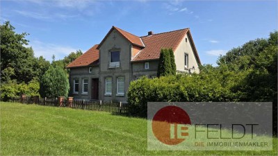 Wohnen, Werkeln, Weitblick – Einfamilienhaus mit Stall, Garage und Ausbaureserve