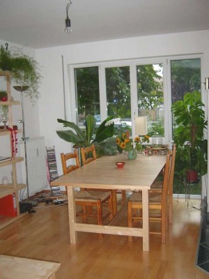 2-Zimmer Wohnung mit Einbauküche und Balkon
