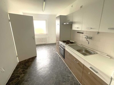 Frisch renovierte 2 Zimmerwohnung mit Balkon