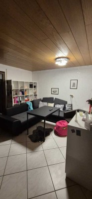 Stilvolle, geräumige 1-Zimmer-EG-Wohnung mit Balkon in Estenfeld