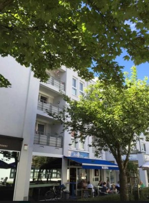 Nähe Uni: Exklusive 1,5-Zimmer-Wohnung mit gehobener Innenausstattung mit Balkon und EBK in Augsburg