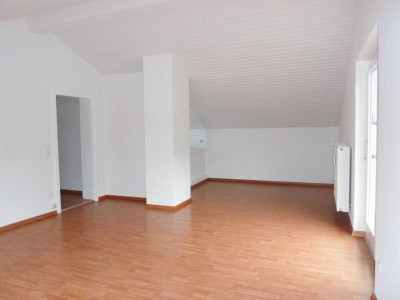 Gemütliche 2-Zimmer-Dachgeschoss-Wohnung in zentraler Lage von Prien am Chiemsee
