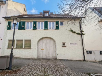 Charmantes Mehrfamilienhaus mit Gewerbeeinheit in zentraler Lage in Ludwigsburg
