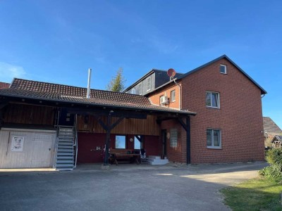 Modernisiertes Zweifamilienhaus in idyllischer Feldrandlage