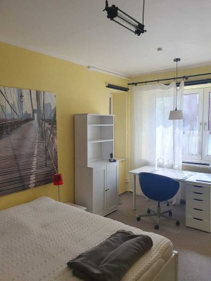 Vollmöbilierte 1 Zimmer Wohnung nähe Wilhelmplatz / Uni 10min ( sofort verfügbar )