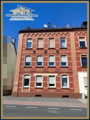 Geräumige Wohnung im Obergeschoss in zentraler Lage von Altenkirchen zu vermieten!