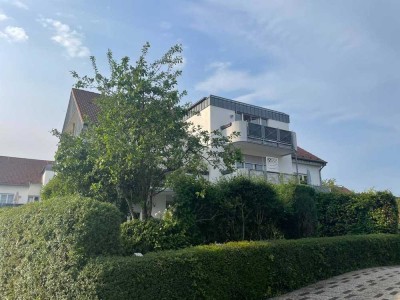Gemütliche Dachgeschosswohnung mit Balkon und Carport Stellplatz