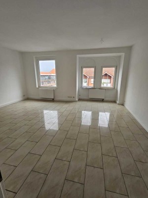 neu renovierte 3-Zimmer-Wohnung mit Einbauküche