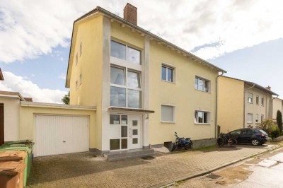 Gepflegtes Mehrfam-Haus mit kl. Garten, Garage u. vier Einheiten u.v.m. in ruhiger und guter Lage