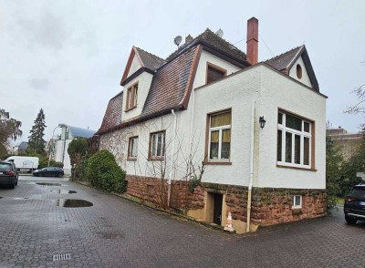 Bodenrichtwert 1,4 Mio. -  Wohnhaus mit vermieteter Gewerbefläche