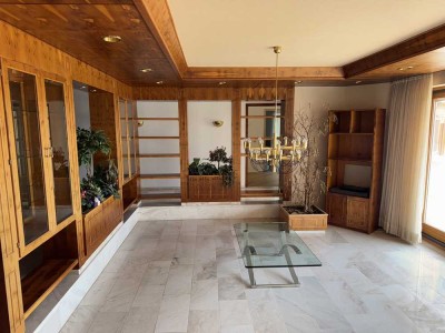 Luxuriöse 5-Zimmer-Wohnung mit 3 Balkonen, Garten zur Alleinnutzung & traumhaftem Ausblick