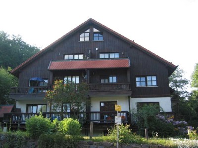 Teilmöbliertes Appartement mit Balkon