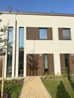 Neuwertiges Haus mit 4 Zimmern und EBK in Wandlitz, ab sofort, unbefristet