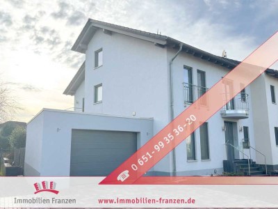 Fisch: energieeffiziente, moderne DHH, BJ 2010, ca. 200 m² Wohnfläche, mit PV-Anlage, Garten und Gar