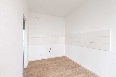 Tolle 3 Zimmer-Wohnung mit großem Balkon in Halle - Sanierung nach Ihren Wünschen