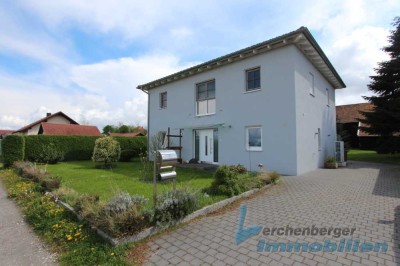 *** Modernes Einfamilienhaus mit großer Garage in der Nähe von Wallerfing ***