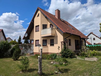 Geräumiges, preiswertes und modernisiertes 6-Zimmer-Einfamilienhaus mit geh. Innenausstattung