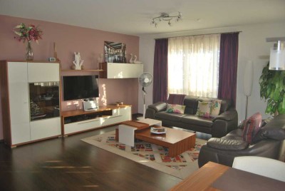 Furnished vier Zimmer Wohnung in Frankfurt am Main,Lichtdurchflutet, ganz und grün nachbarschaft