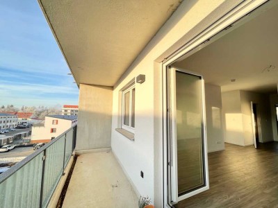 Helle, moderne Wohnung in Laatzen mit Balkon, schönem Bad, Aufzug, EBK gegen Abstand