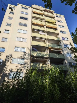 Exklusive, modernisierte 3,5-Zimmer-Wohnung mit Balkon und EBK in Markdorf. OHNE MAKLERGEBÜHR