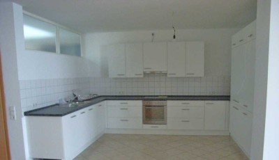 4 Zimmer Stadtwohnung  , Balkon & Aufzug * privat