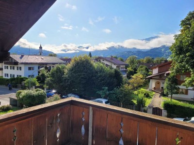 Helle, sonnige 1-Zimmer-Dachgeschosswohnung mit Balkon in Garmisch-Partenkirchen