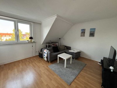 Schöne 2-Zimmer-DG-Wohnung mit etlichen Extras