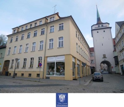 Bezaubernde Dachwohnung ... Balkon ... Wohnküche ... Tageslichtbad mit Wanne!