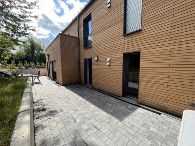 Neuwertige 2-Zimmerwohnung im Erdgeschoss mit schöner Terrasse!